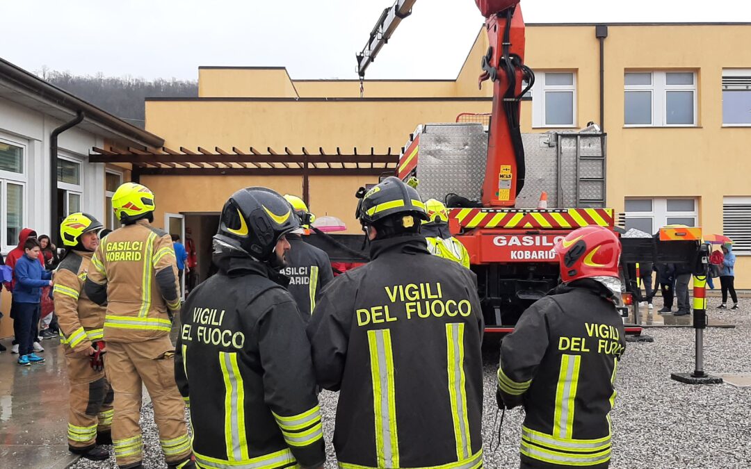 Dan varnosti na Dvojezični šoli Pavel Petričič v Šenpetru na Nadiži