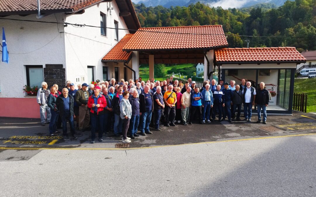 Srečanje veteranov bivše GZ Gorenje Posočje v Drežnici